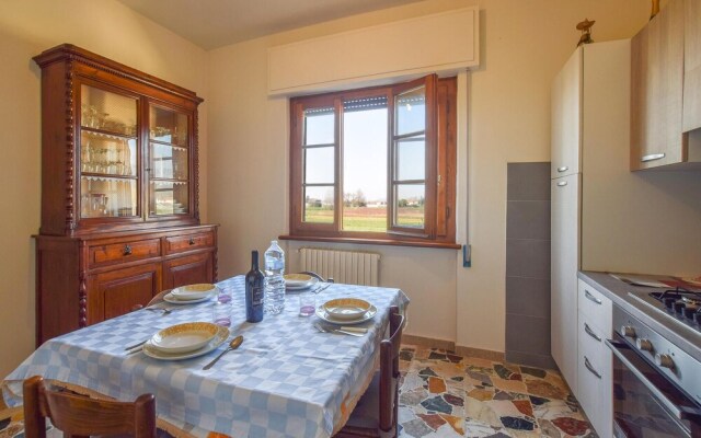 Beautiful Apartment in Piano di Mommio With Outdoor Swimming Pool, Wifi and 3 Bedrooms