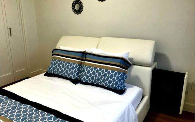 Pelicanstay in Burnaby Lake