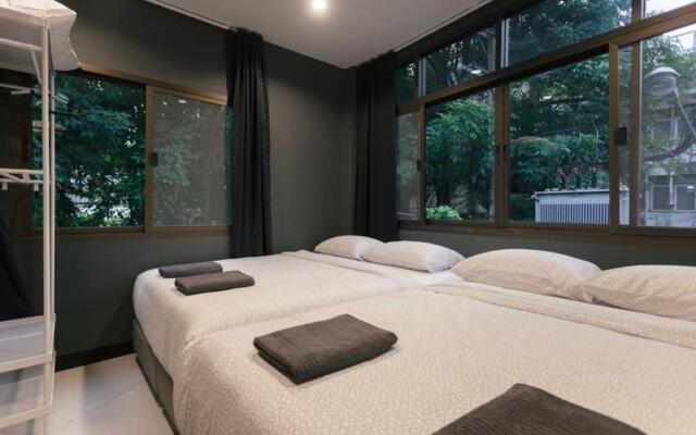 S2 Silom Large room 4-6 guests Full kitchen WIFI