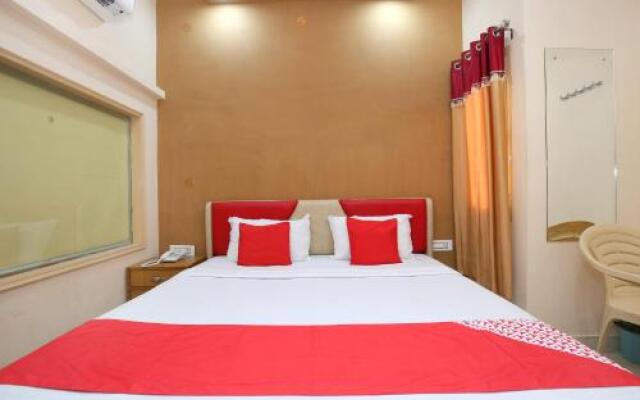 OYO 22238 Hotel Baaz