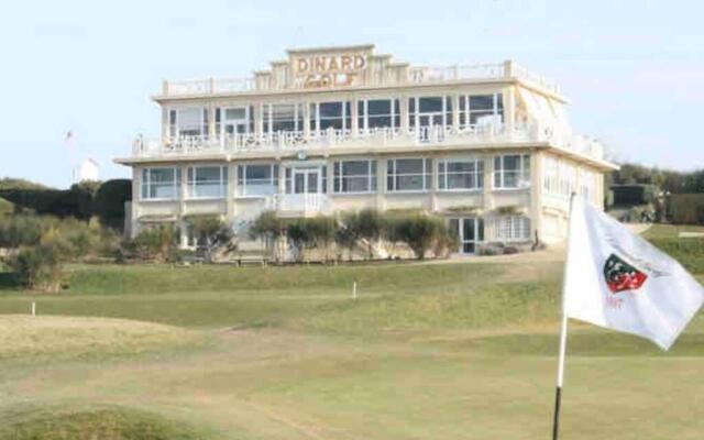 Appartement situé prés des plages et du golf