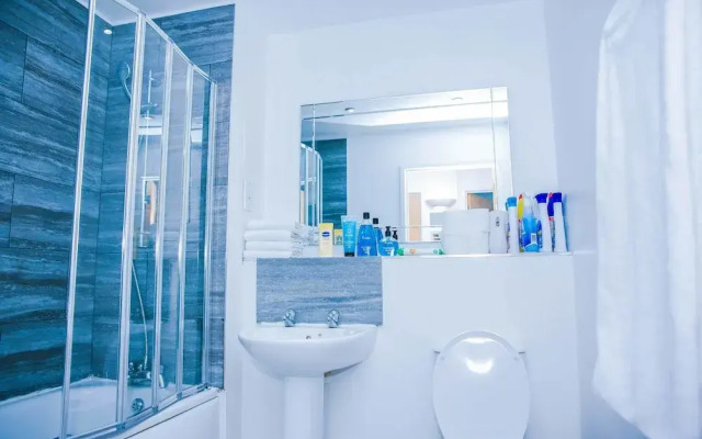 Riverside 2 Bed Apartment