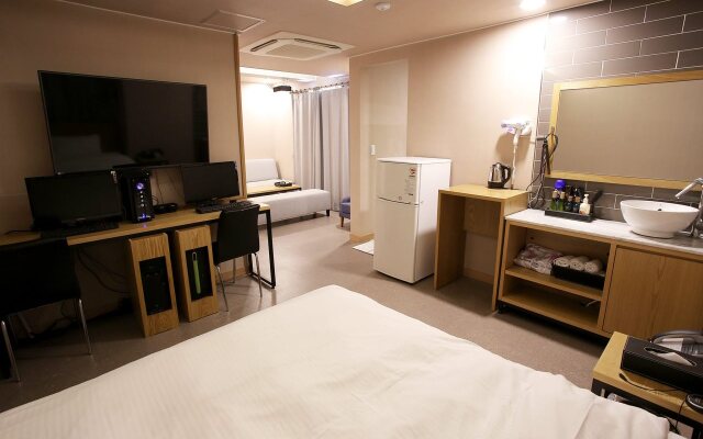 A7 Hotel