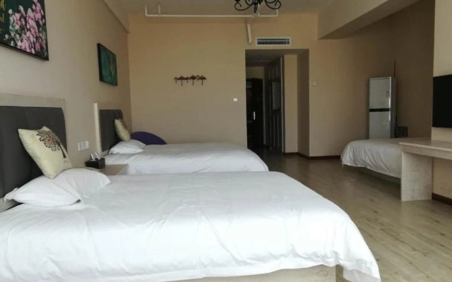 Xinlong Holiday Inn University of Petroleum