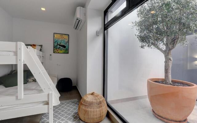 Renovated townhouse San Roque 91