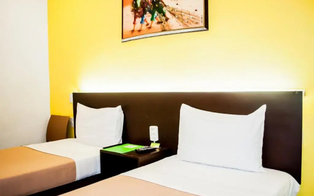 Seasons Hotel and Convention Center