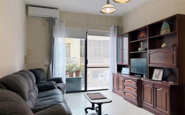 Traditional Maltese 3BD Apartment