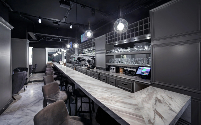 White Monarch Hotel