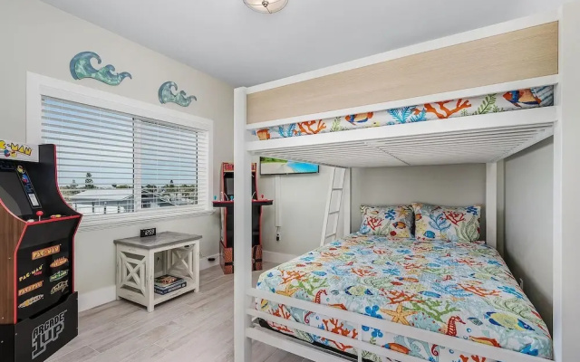 Captain's Quarters