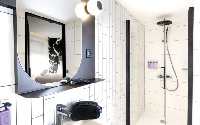 Tribe Paris La Defense Esplanade