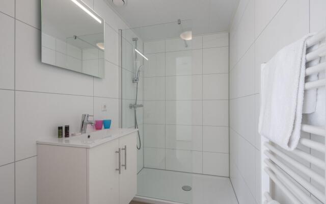 Modern Lodge With Dishwasher, Near Helmond