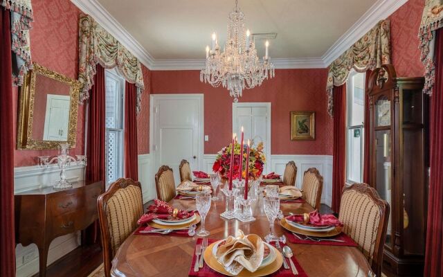 The Kenwood Inn