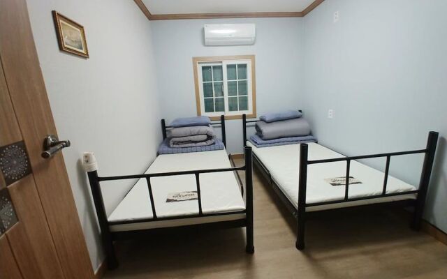 Cheomseongdae House