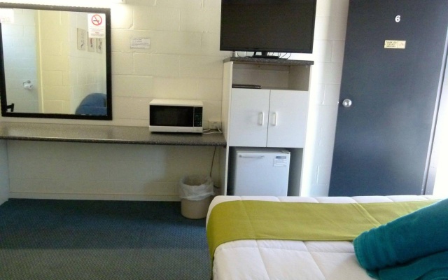 Azalea Motel – Guest Rooms – Coonabarabran