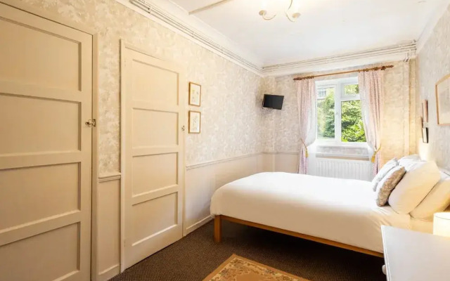 Host Stay Upper Lodge