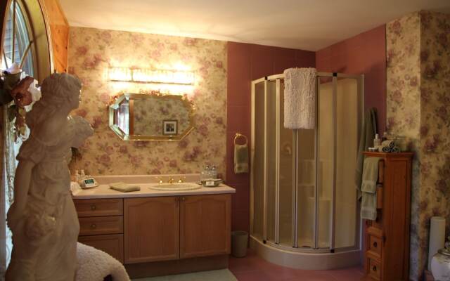 Jewel on the Hill Bed & Breakfast