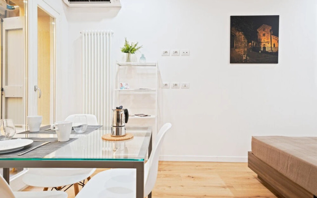 Due Torri Elegant Mini House