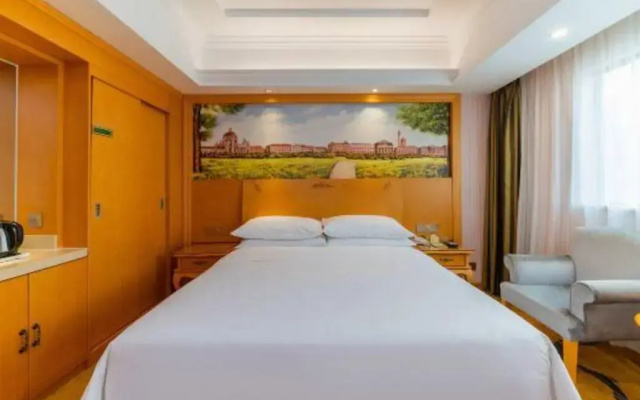 Vienna Hotel (Bolo West Bus Station)