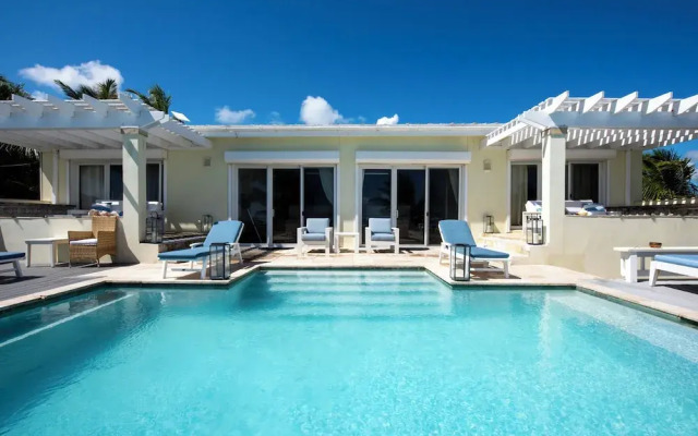 Caribbean Dream: Luxurious Villa With Private Beach Access