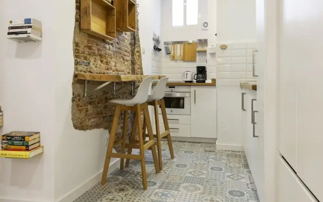 Space-saving Designer Apartment With One Bedroom in Chamberí, Madrid