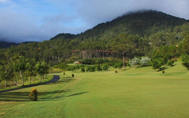 SAM Tuyen Lam Resort