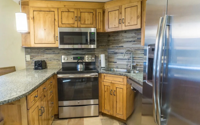 Newly updated in Canyons Village Next to Slopes by RedAwning