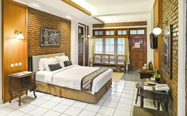 Paku Mas Hotel