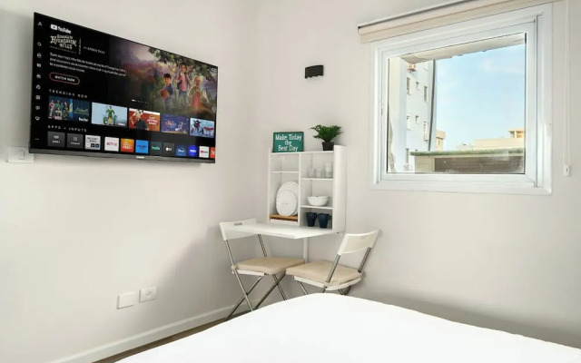 Netanya Beach Pool Studio by Sea N' Rent