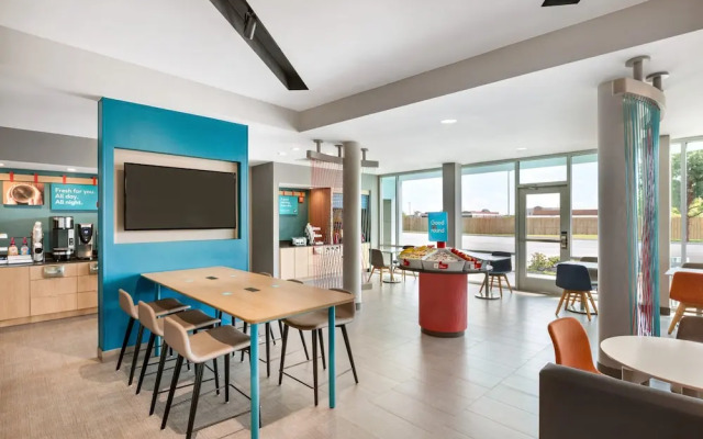 avid hotel Cedar Rapids South - Arpt Area by IHG