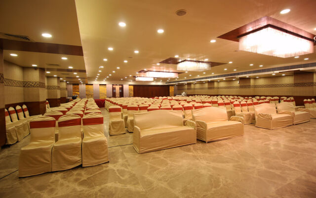 OYO Premium Jubilee Garden Jawahar Road