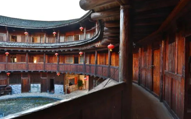 Tea Man Station 3 Fuqian Building 1906 Tulou Homestay