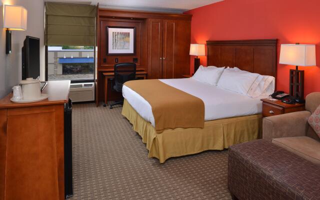 Holiday Inn Express Crestwood by IHG