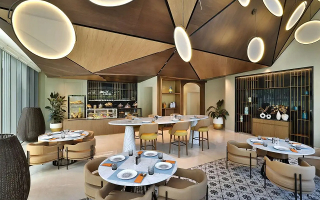 Tumbi  Dubai The Palm, Tapestry Collection by Hilton