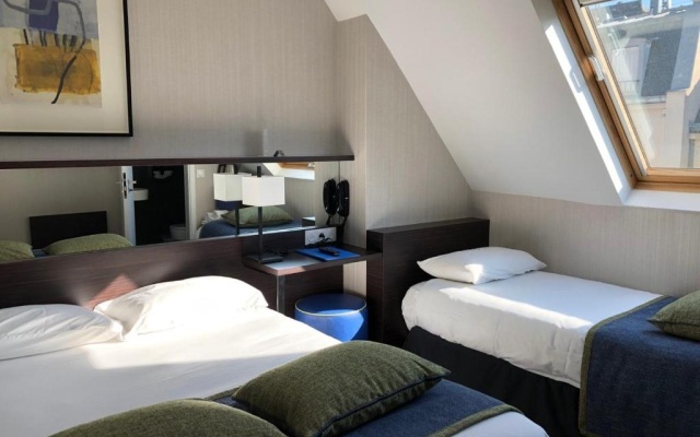 Standard Triple room