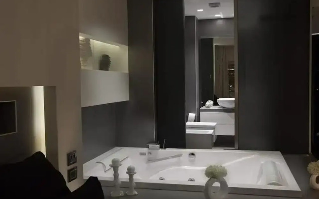 Crystal Skyline Neapolis