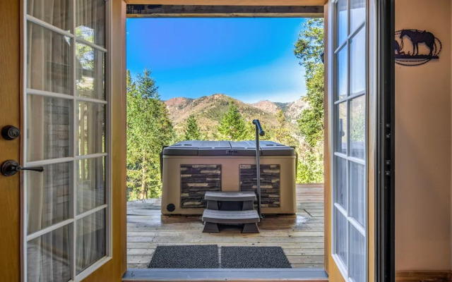 Mountain Getaway Cabinhot Tub & Pool Table4bd