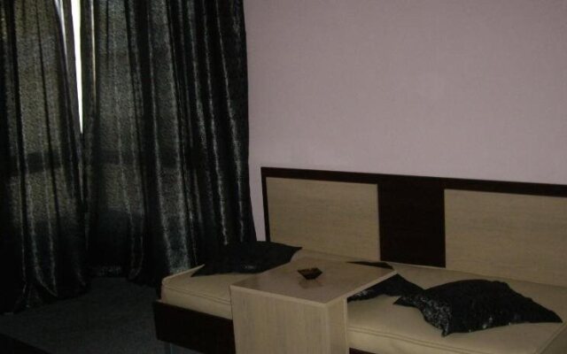 Family Hotel Avramov