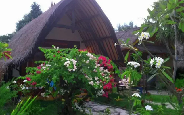 Lucky's Bungalow and Bar