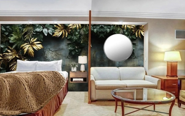 Premium Suite w/balcony at The Signature