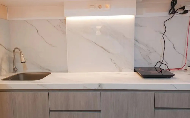 Spacious Studio At Tamansari Skylounge Makassar Apartment