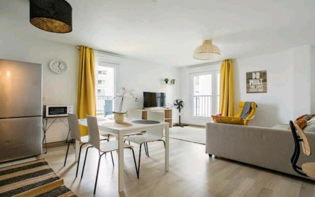 Luxury Apartment near Paris la Défense with secured Parking