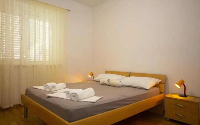 Apartments with a parking space Podgora, Makarska - 12816