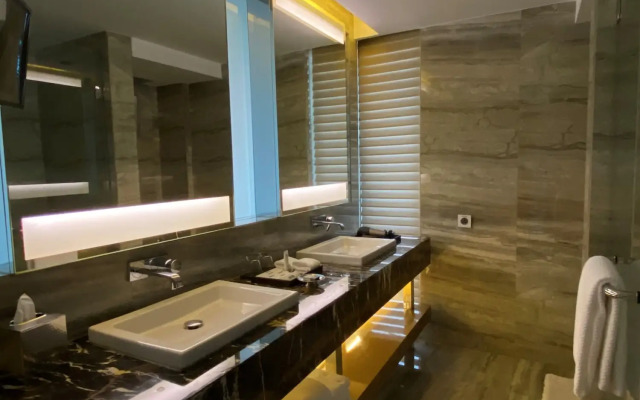 Renaissance Lucknow Hotel