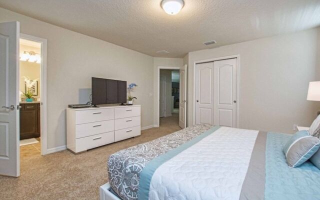 Solterra - 6 Bedrooms House w-pool-7043SR 6 Home by RedAwning