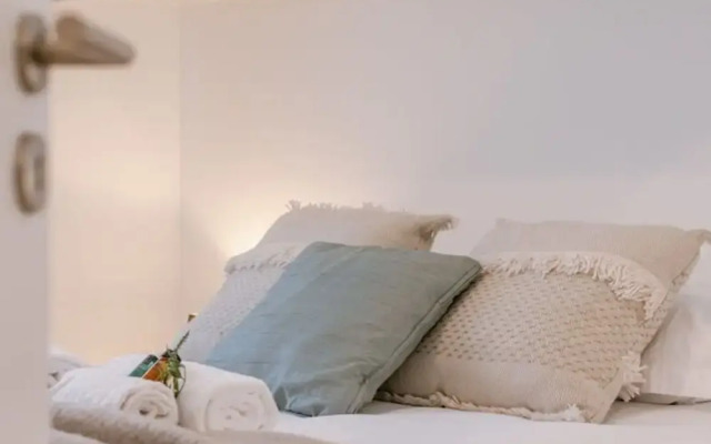 Superb Apartment With sea View and Private Parking