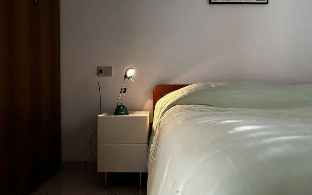 Holiday Apartment With Pool Near the Beach