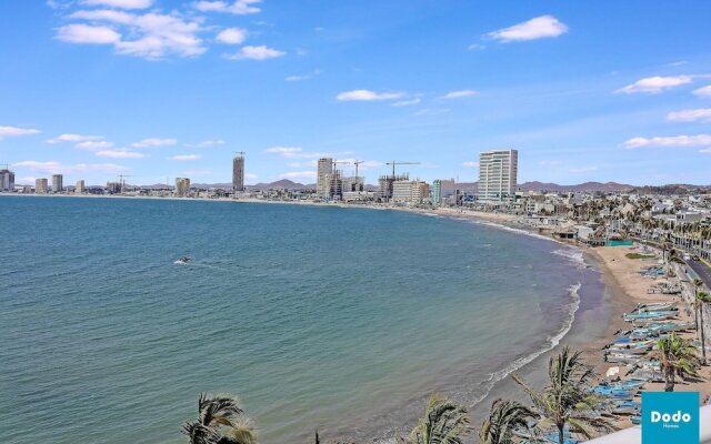 Condo con vista al mar en Torre 2501