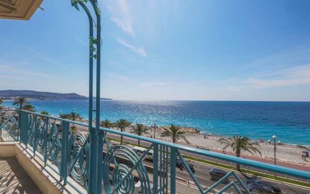 BLUE BEACH AP4172 bY RIVIERA HOLIDA HOMES