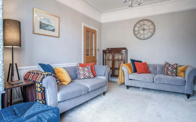 Overland Road 4 Bed House Mumbles