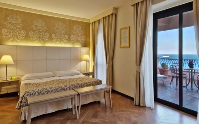 Baia Taormina Hotel